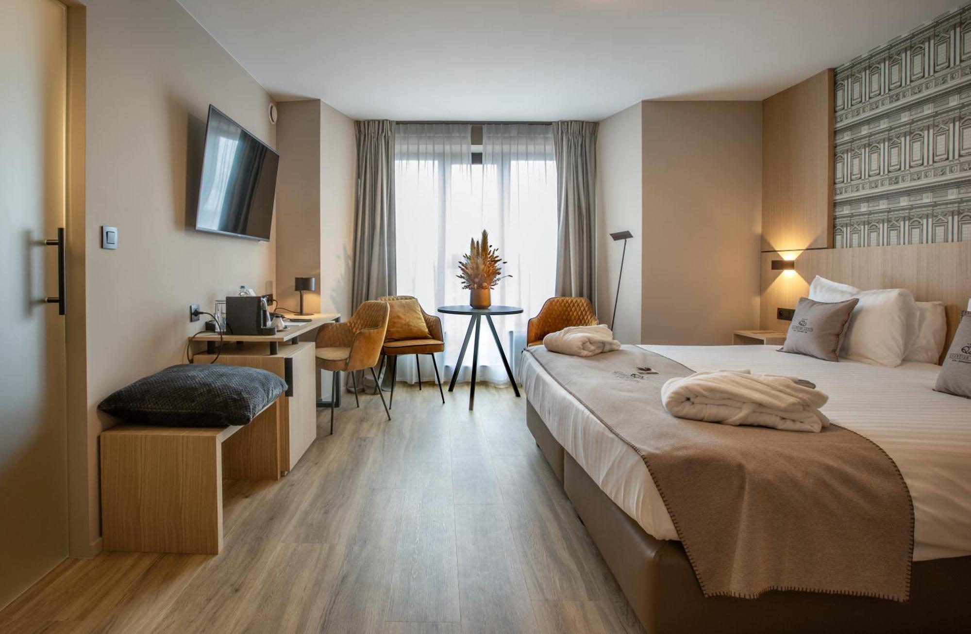 Hotel Quartier Latin มาร์ช-อ็อง-เฟเมน ภายนอก รูปภาพ