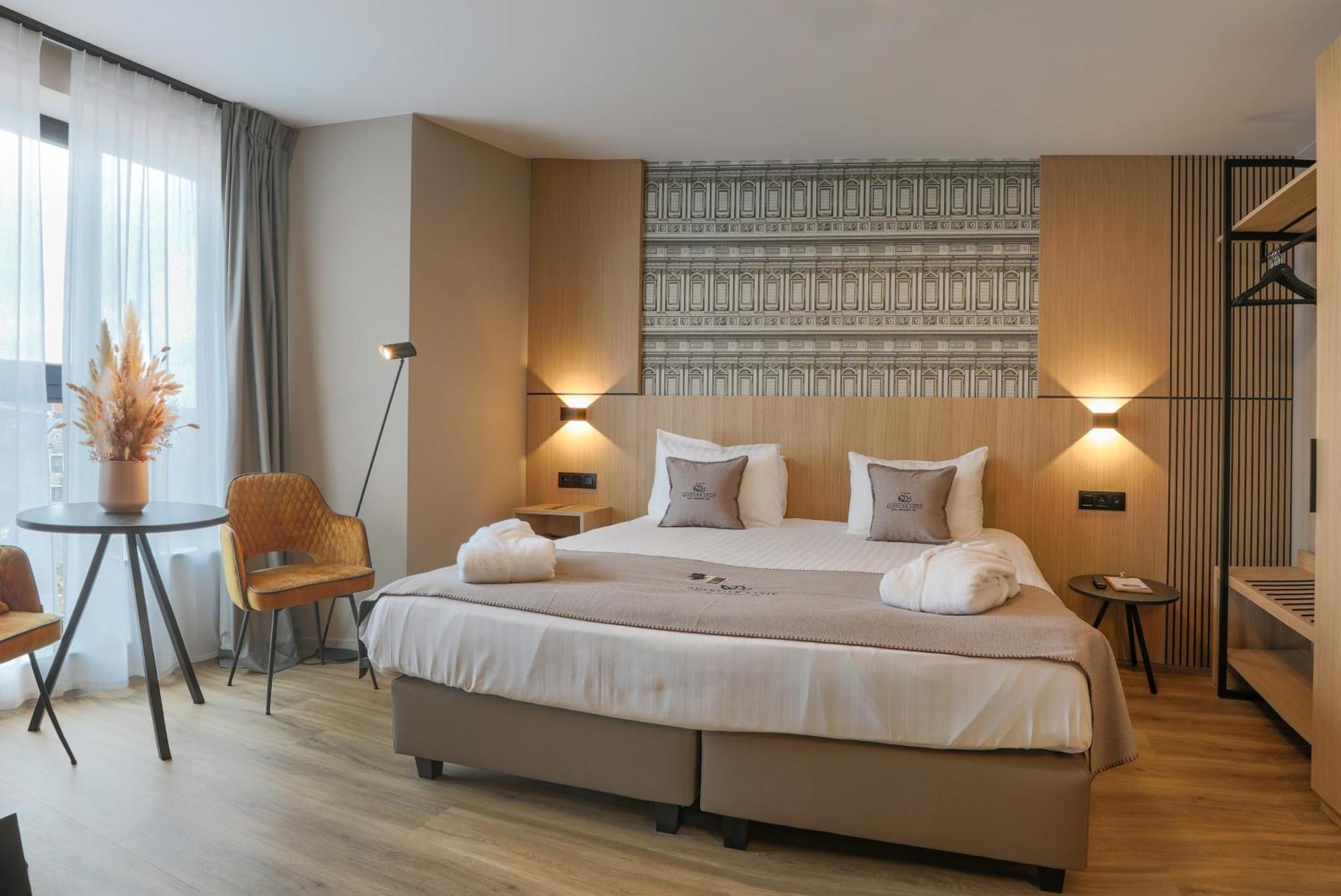 Hotel Quartier Latin มาร์ช-อ็อง-เฟเมน ภายนอก รูปภาพ