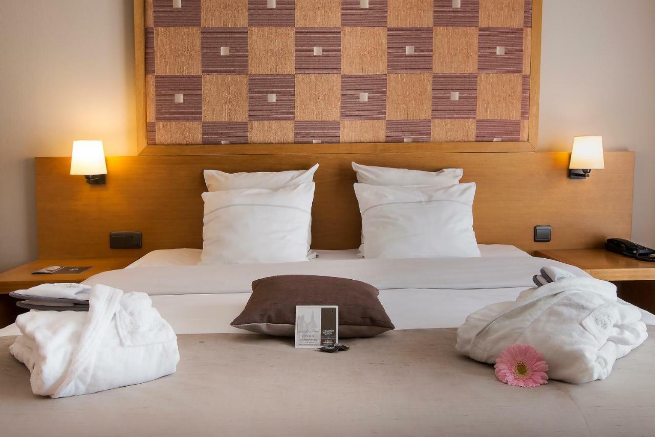Hotel Quartier Latin มาร์ช-อ็อง-เฟเมน ภายนอก รูปภาพ